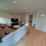Spacious And Modern 4-Room Apartment, Bergen